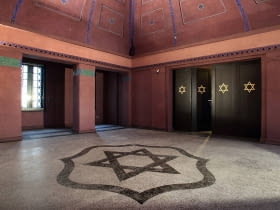 Dom przedpogrzebowy w Olsztynie. Proj. Erich Mendelsohn