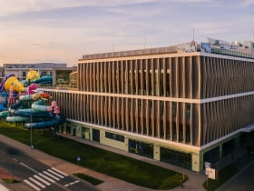 Aquapark w Międzyzdrojach. Proj. Ako Architekci Roger Kostarczyk