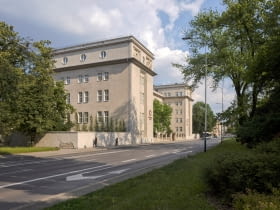 Dawne Semnarium Śląskie - zrewaloryzowana siedziba krakowskiej Filii im. ks. Józefa Tischnera Uniwersytetu SWPS