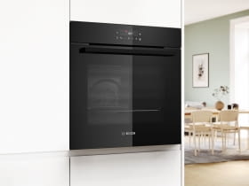 Nowy piekarnik Bosch Serie 2 z systemem pirolitycznego czyszczenia