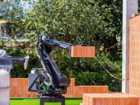 Robot budujący