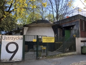 Kopulaki w Warszawie. Domy na Ustrzyckiej wyglądają jak wioska Smerfów