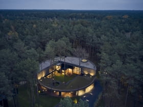 Circle Wood House. Proj. Mobius Architekci