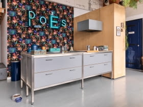 Klimatyczne mieszkanie z kolorowymi akcentami