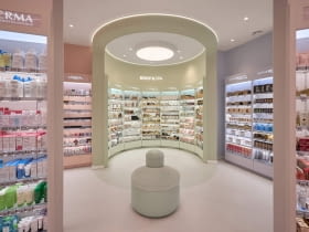 Skin & Beauty. Proj. Robert Majkut Design