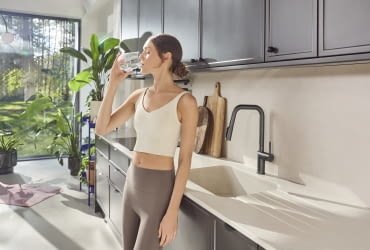 Pozbądź się plastiku ze swojej kuchni, czyli o tym jak bateria filtrująca wodę wywraca codzienne nawyki do góry nogami