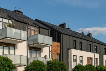 Stal na dachu i elewacji stanowi idealną kompozycję