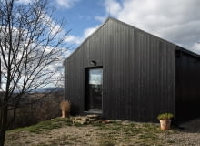 Czarna Perła w Lanckoronie – poszanowanie tradycji na styku z nowoczesnością Czarna Perła w Lanckoronie – poszanowanie tradycji na styku z nowoczesnością