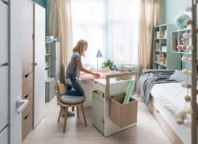 Biurko nie musi stać w tradycyjny sposób, pod oknem. Biurko na środku pokoju - odrobina szaleństwa i oryginalności na pewni spodoba się wymagającej nastolatce. Meble Vox Biurko nie musi stać w tradycyjny sposób, pod oknem. Biurko na środku pokoju - odrobina szaleństwa i oryginalności na pewno spodoba się wymagającej nastolatce. Meble Vox