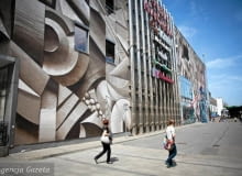 Mural na ścianie Galerii Krakowskiej Mural na ścianie Galerii Krakowskiej