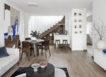 105-metrowy apartament dla pary inspirowany Bauhausem 105-metrowy apartament dla pary inspirowany Bauhausem