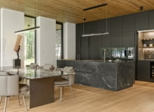 Drewno, kamień i szkło - dom wśród zieleni Drewno, kamień i szkło - dom wśród zieleni