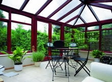 Ogród jako przedłużenie powierzchni mieszkalnej - pełni funkcję dodatkowego salonu ogród zimowy