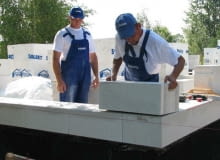 Beton komórkowy jest jednym z najczęściej wybieranych materiałów do budowy domu. Ma sporo zalet, które decydują o jego popularności beton komórkowy, ściany zewnętrzne, budowanie domu