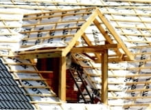 Lukarna o konstrukcji drewnianej - przed ułożeniem pokrycia Lukarna o konstrukcji drewnianej - przed ułożeniem pokrycia