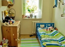 <B>Trzyletniego Jeremiego pasjonuje kosmos i wszelkie maszyny latające. Aranżując jego pokój, stylistki pamiętały o tej pasji. Nadając wnętrzu kosmiczny klimat, nie zaniedbały jednak spraw przyziemnych, jak oświetlenie czy przechowywanie.</B> <BR />PRZED ZMIANĄ: Wystrój pokoju był mało oryginalny. Brakowało też miejsc, w których chłopiec mógłby trzymać swoje rzeczy. <B>Trzyletniego Jeremiego pasjonuje kosmos i wszelkie maszyny latające. Aranżując jego pokój, stylistki pamiętały o tej pasji. Nadając wnętrzu kosmiczny klimat, nie zaniedbały jednak spraw przyziemnych, jak oświetlenie czy przechowywanie.</B> <BR />PRZED ZMIANĄ: Wystrój pokoju był mało oryginalny. Brakowało też miejsc, w których chłopiec mógłby trzymać swoje rzeczy.