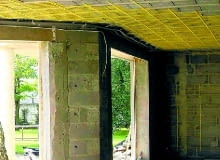 Ogrzewanie sufitowe jest alternatywą dla tradycyjnego systemu ogrzewania grzejnikowego 26.08.2003 PIASECZNO INSTALACJA OGRZEWANIE WODNE SCIENNE I SUFITOWE FOT. WOJCIECH SURDZIEL / AGENACJA GAZETA PUBLIKACJA LADNY DOM NR 3 (77) - 3.2005 PUBLIKACJA LADNY DOM NUMER SPECJALNY - CIEPLO W TWOIM DOMU 3/2005 - 10.2005