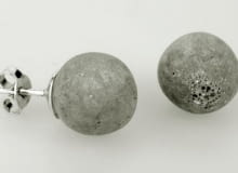 Biżuteria z betonu, kolczyki marki Struku
