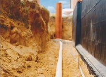 Drenaż opaskowy wokół fundamentów domu drenaż,drenaż opaskowy,fundamenty