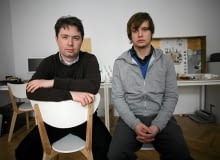 Kamil Miklaszewski i Karol Szparkowski 16.02.2010 WARSZAWA . ARCHITEKCI Z GRUPY PROJEKTOWEJ PLUS48 , OD LEWEJ : PAWEL WYRZYKOWSKI , KAROL SZPARKOWSKI . FOT. BARTOSZ BOBKOWSKI / AGENCJA GAZETA