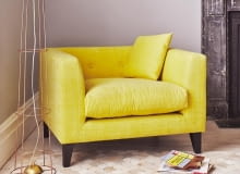 żółty fotel