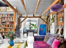 Dzięki powiększeniu okna do wnętrza wpada więcej światła. Na sztalugach obraz, który namalowała Anka. Na regale - prace jej stryja. DZIĘKI POWIĘKSZENIU OKNA do wnętrza wpada więcej światła. Na sztalugach obraz, który namalowała Anka. Na regale - prace jej stryja.