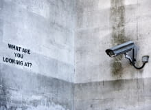 Graffiti na ścianie budynku w Londynie. Autor: Banksy Graffiti na ścianie budynku w Londynie. Autor: Banksy