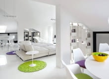 Salon Centralne miejce części wypoczynkowej zajmuje sofa marki Arketipo. Z lewej strony stolik kawowy Tulip firmy Knoll, z prawej szezlong La Chaise, Vitra. Akcent kolorystyczny stanowi dywan Dia, Moho Design. Salon Centralne miejce części wypoczynkowej zajmuje sofa marki Arketipo. Z lewej strony stolik kawowy Tulip firmy Knoll, z prawej szezlong La Chaise, Vitra. Akcent kolorystyczny stanowi dywan Dia, Moho Design.