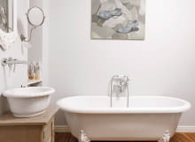 UWAGA ! PONOWNA PUBLIKACJA WYLACZNIE ZA ZGODA WLASCICIELI WARSZAWA , WNETRZA - LAZIENKA STYLIZACJA IZABELA SKORUPKA FOT. MONIKA LEWANDOWSKA / PHOTOTAPETA PUBLIKACJA CZTERY KATY NR 7 (237) - 7 2011