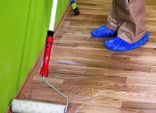 Lakier powinien być nakładany równomiernie i w odpowiedniej ilości odbiór posadzki