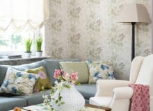 Wiadomo, że im więcej wzorów we wnętrzu, tym weselsze się ono wydaje. Łatwo jednak wtedy o wrażenie chaosu. By go uniknąć, ornamenty - zwłaszcza wielobarwne - musi coś łączyć. Najlepiej, gdy jest to styl. 27.06.2008