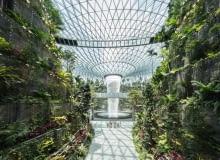 Nowa część lotniska Jewel Changi Airport w Singapurze. Proj. Safdie Architects. Nowa część lotniska Jewel Changi Airport w Singapurze. Proj. Safdie Architects.