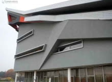 Mościckie Centrum Kultury obecnie, po fatalnej modernizacji. Modernistyczne cacko przemieniło się w postmodernistyczny kicz i odpust modernizacja, modernizm, tarnów, makabryła