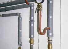 INSTALACJA GRZEWCZA - POMPA OBIEGOWA FOT. RAFAL POLAK - KUCHTA PUBLIKACJA LADNY DOM NR 6 (68) - 6.2004