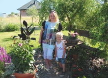 DLA NASZEGO SYNA ogród jest nie tylko wspaniałym miejscem zabaw, ale także szkołą życia. DLA NASZEGO SYNA ogród jest nie tylko wspaniałym miejscem zabaw, ale także szkołą życia.