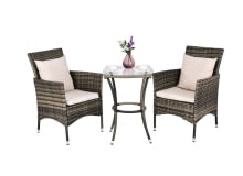 Krzesła rattanowe i stolik