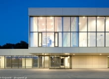 Basen Ślęza we Wrocławiu zrealizowany według konceptu '2521- simply swimming' opracowanego przez biuro Slangen & Koenis. Nad realizacją i dostosowaniem projektu do lokalnych warunków uczestniczyli architekci z polskiego biura Metropolis.