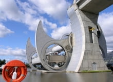 Falkirk Wheel - winda dla statków w Szkocji Falkirk Wheel - winda dla statków w Szkocji