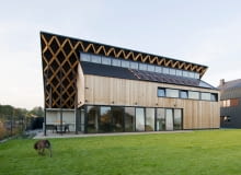 Dom Za Dachem w Krakowie. Proj. Superhelix Pracownia Projektowa – Bartłomiej Drabik Dom Za Dachem w Krakowie. Proj. Superhelix Pracownia Projektowa – Bartłomiej Drabik