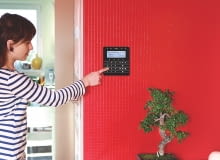 Klawiatury, czyli manipulatory do sterowania systemem alarmowym powinny się znajdować w łatwo dostępnych miejscach system alarmowy