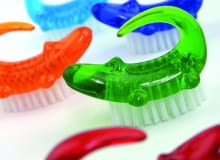 Wykonują za nas czarną robotę - solą, kroją, dźwigają karteczki i trzymają spinacze. Poświęćmy im trochę życzliwej uwagi. <BR /> AKCESORIA. Szczoteczka do paznokci Dundee, 39 zł, fabrykaform.pl Wykonują za nas czarną robotę - solą, kroją, dźwigają karteczki i trzymają spinacze. Poświęćmy im trochę życzliwej uwagi. <BR /> AKCESORIA. Szczoteczka do paznokci Dundee, 39 zł, fabrykaform.pl