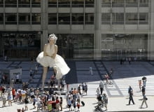 Rzeźba Marilyn Monroe w centrum Chicago Rzeźba Marilyn Monroe w centrum Chicago