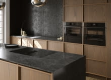 Mieszkanie z ciemną kuchnią – elegancja w nietypowym wydaniu Mieszkanie z ciemną kuchnią – elegancja w nietypowym wydaniu