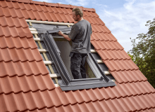 Grupa VELUX podpisuje umowę z Novelis na dostawę aluminium o niskiej emisji węgla Grupa VELUX podpisuje umowę z Novelis na dostawę aluminium o niskiej emisji węgla