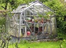 Budowa małej szklarni w ogrodzie wymaga zgłoszenia, ale lepiej skonsultować to z inspektorem wydziału architektury Budowa małej szklarni w ogrodzie wymaga zgłoszenia, ale lepiej skonsultować to z inspektorem wydziału architektury