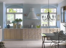 Drewno. Akacja to drzewo rosnące w Afryce, ale tym mianem potocznie określa się również robinię akacjową, którą tu prezentujemy. Roślina ta pochodzi z Ameryki Północnej, w XVII w. przywiózł ją do Europy francuski ogrodnik Jean Robin. Obecnie występuje na wszystkich kontynentach; istnieje około 20 gatunków drzew i krzewów.<br/> Meble kuchenne Siódme Niebo, płyta MDF wykończona folią PCW o wzorze akacji, wycena indywidualna, Black Red White Drewno. Akacja to drzewo rosnące w Afryce, ale tym mianem potocznie określa się również robinię akacjową, którą tu prezentujemy. Roślina ta pochodzi z Ameryki Północnej, w XVII w. przywiózł ją do Europy francuski ogrodnik Jean Robin. Obecnie występuje na wszystkich kontynentach; istnieje około 20 gatunków drzew i krzewów.<br/> Meble kuchenne Siódme Niebo, płyta MDF wykończona folią PCW o wzorze akacji, wycena indywidualna, Black Red White