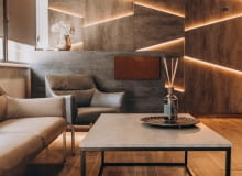 Firma REJS jest jednym z wiodących producentów i dystrybutorów akcesoriów i komponentów meblowych, działających na rynku polskim i zagranicznym. Portfolio przedsiębiorstwa obejmuje elementy wyposażenia mebli do kuchni, łazienki i garderoby jak np. systemy szuflad, cargo, zestawy do segregacji odpadów, zawiasy, prowadnice i uchwyty. Ofertę uzupełniają komponenty meblowe – płyty, laminaty i materiały kompozytowe pod marką Dekores. U podstaw sukcesu REJS leży: 30 lat doświadczenia, profesjonalna kadra, rodzinne wartości, nacisk na innowacje, a także perfekcyjna znajomość branży. Firma REJS jest jednym z wiodących producentów i dystrybutorów akcesoriów i komponentów meblowych, działających na rynku polskim i zagranicznym. Portfolio przedsiębiorstwa obejmuje elementy wyposażenia mebli do kuchni, łazienki i garderoby jak np. systemy szuflad, cargo, zestawy do segregacji odpadów, zawiasy, prowadnice i uchwyty. Ofertę uzupełniają komponenty meblowe – płyty, laminaty i materiały kompozytowe pod marką Dekores. U podstaw sukcesu REJS leży: 30 lat doświadczenia, profesjonalna kadra, rodzinne wartości, nacisk na innowacje, a także perfekcyjna znajomość branży.