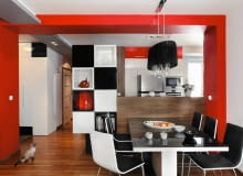 <B>Mała kuchnia - duży problem. W szafkach brakuje miejsca na naczynia i produkty spożywcze, a zbyt krótki blat roboczy utrudnia przygotowywanie bardziej skomplikowanych posiłków. Czy można temu zaradzić? Można! Udowadniają to wnętrza prezentowane tu i na następnych stronach.</B> <BR />DOBRY UKŁAD. Gospodarze obawiali się, że w niewielkiej kuchni z oknami na dwóch ścianach będzie problem z przechowywaniem rzeczy. Udało się go uniknąć dzięki zabudowie w tzw. układzie trzyciągowym, w kształcie litery U. Jest ona nie tylko pojemna, ale też zapewnia długi, wygodny blat roboczy. <BR />Regał przy barku to autorskie dzieło projektantów. Mebel zrobiono na zamówienie. Tworzy go kilka kubików z lakierowanej płyty MDF, otwartych albo od strony kuchni, albo salonu. kuchnia