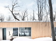 Dom w Quebecu; proj. la SHED architecture jasny dom, minimalistyczne wnętrza, proste wnętrza, styl skandynawski, dom w minimalistycznym stylu