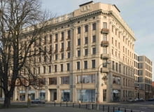 Budynek przy placu Małachowskiego